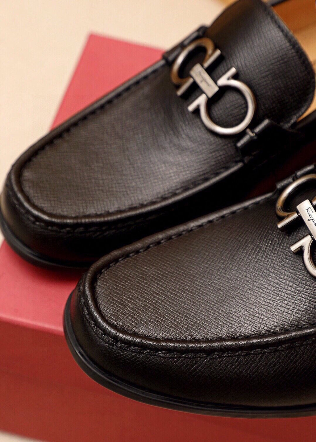Ferragamo Black Metal-Bit Loafers - Leather Lining