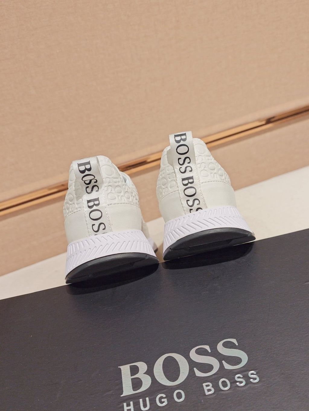 Hugo Boss Men's White Textured Low-Top Sneakers