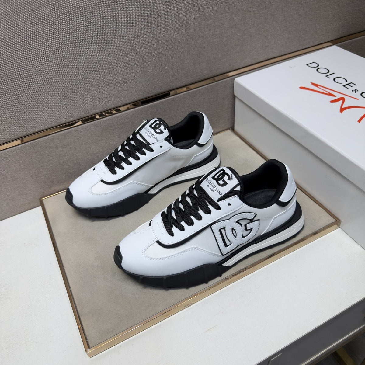 Dolce & Gabbana White DG Low-Top Sneakers