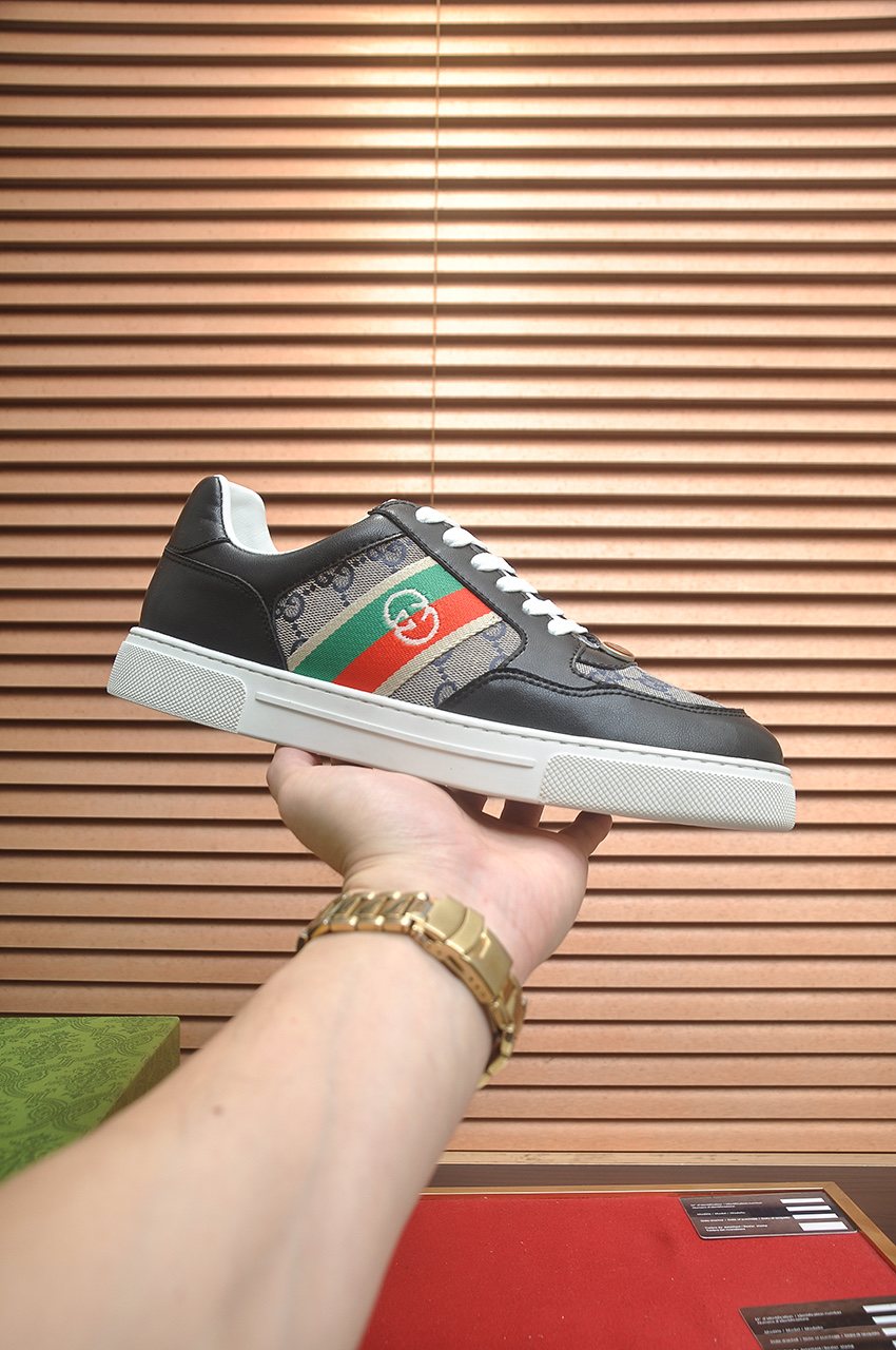 Gucci Red-Green Stripe Low-Top Sneakers