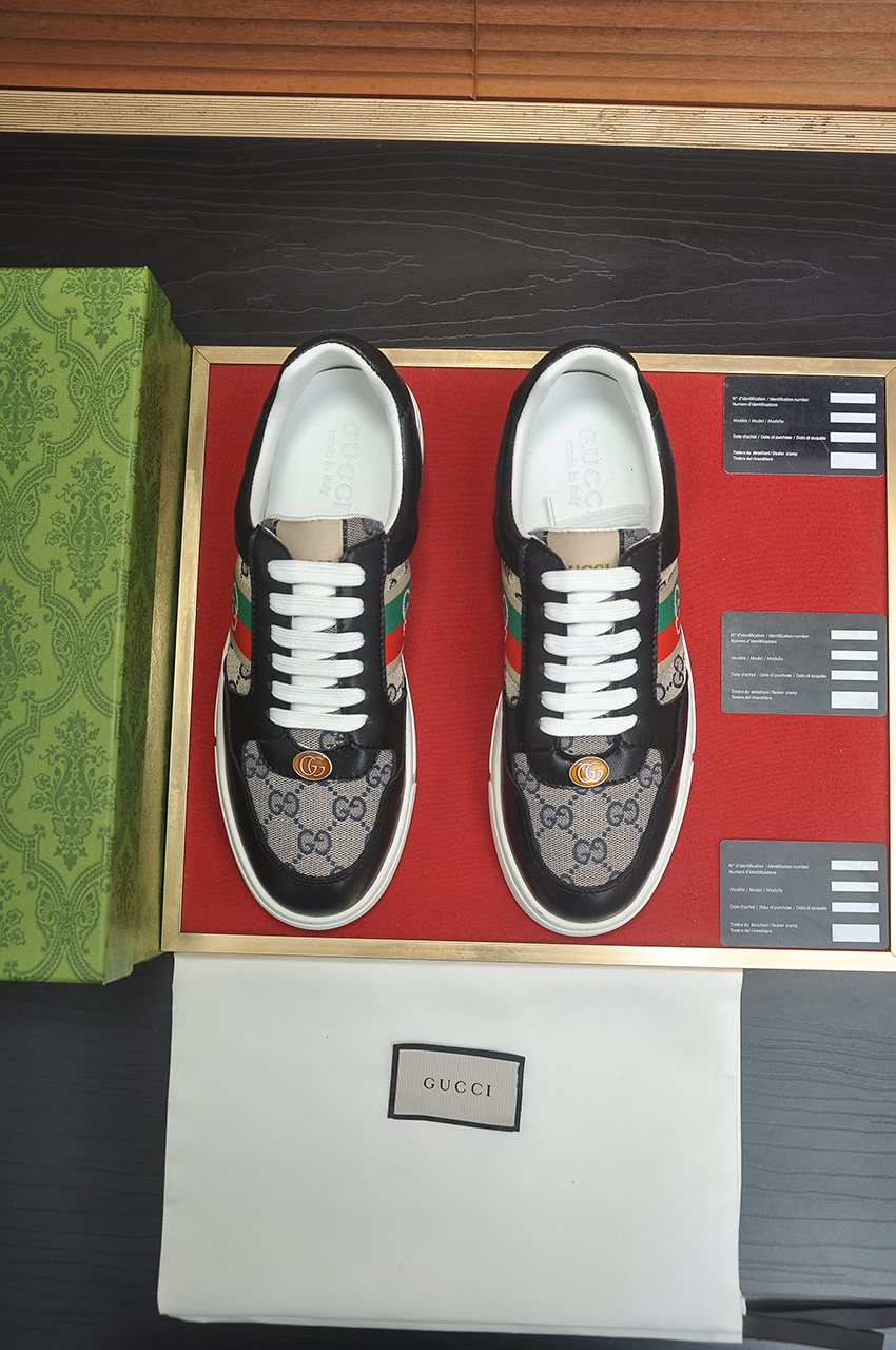 Gucci Red-Green Stripe Low-Top Sneakers